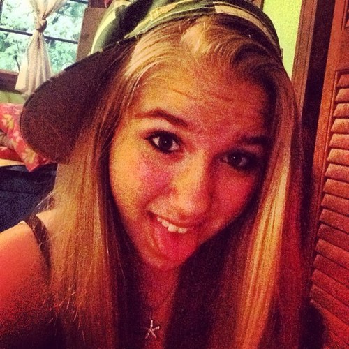 MandaBerthiaume's profile picture. 