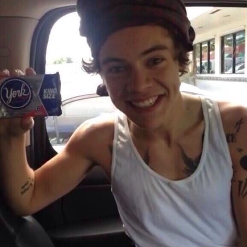 You just got a free follow from @sharrystagram so follow me :)