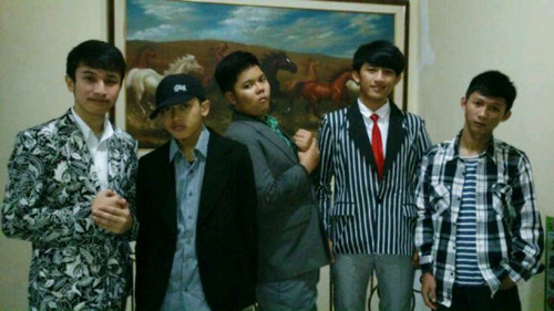 SHINee Dance Cover from Depok, Indonesia | 29-06-13 | Radit, Vezal, Edrea, Zaka, Hilbert | More? Cek our fav, support us juseyo~ ☺