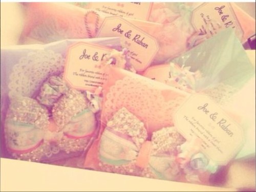 Im a Japanese high school student who wants to speak English fluently. Plz FOLLOW Me:) CHLOE MOLETZ/AVRIL LAVIGNE    TOKYO