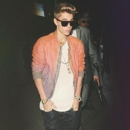 Me llamo viridiana esquivel me gusta justin b lo amo el es mi mida *----* y siempre lo amare soy una belieber tengo 19 :) te amo justin