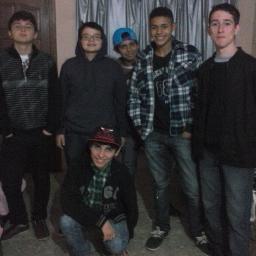 Ando De Skate , Curto Rock , Viciado em Animes .