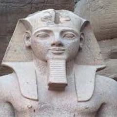 خبير ومهتم ومهموم بقضايا الوطن ومنتمى ومنحاز  لمصر الغالية انحيازا كليا بعيدا عن الاشتراك أو الانخراط أو الانتماء أو الانحياز لأى حزب أو جماعة أو كتلة أو تنظيم