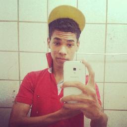 Sou um cara simples, confiante, sempre pensando o melhor das pessoas e de mim mesmo '
http://t.co/DR4koRaVKy