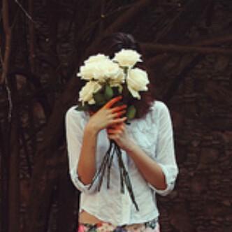 افـتـخـر بـاانـوثـتـي فـي زمـن كـثـر فـيـهـ الـبـويـات♡♡