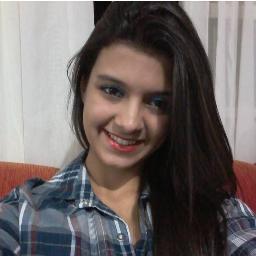 ''E me pego sorrindo, sozinha. E me pego nem aí para todo o resto.” — Tati Bernardi
