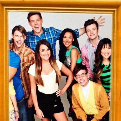 Glee fan! Follow me, I follow back :D #teamfollowback. Visit my website http://t.co/OcPbf7qAWY