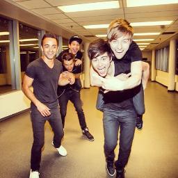 Just a romanian account for @BeforeYouExit because they are amazing and I Love Them #exiter xx
