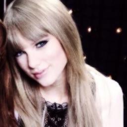 Hello I am a swiftie and I love Taylor swift and just to let u know I am a chloenator, just a little bit!!! so follow me and I follow back =)