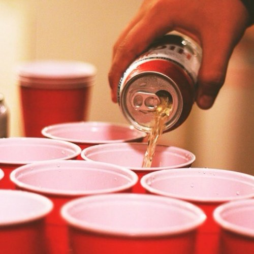 UMalcoholic's profile picture. My whole life is a drunken mistake. Originator of #titsoutfortherebs