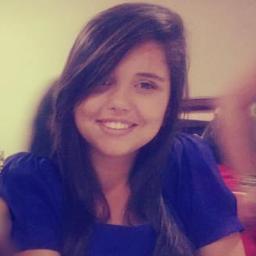 Não sou perfeita, tenho vários defeitos, porém são eles que me fazem ser única*---*