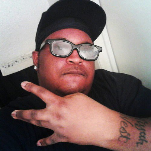 Da upcomin Dj of H-Town SW representa 4 life dats on his grown man shit bout 2 get dat bread wit a passion doin wat i love best on them turntables!!!!!!!!!