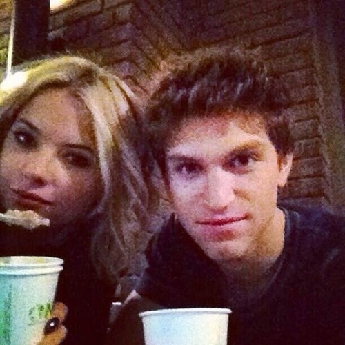 Step Brother of Jenna,I am the second A Bestfriends: @TheLiarAria @LyingHanna @LyingEmilyy [ PLL RP]