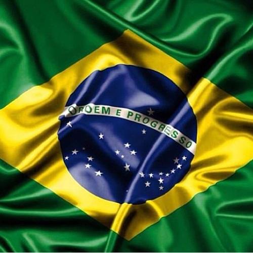 Deus acima de tudo. Canceriana, paulistana, são paulina com orgulho. Sou feliz aonde estou. Por onde passo deixo amizades sinceras!!!