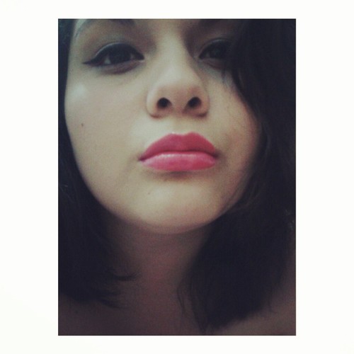 I share what I like and who I am.
FOLLOW ME AND FOLLOW BACK ;)
