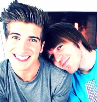 ∞ obsessed with all things youtube ∞ pewdiepie, shane dawson, the lonely island, smosh, joey graceffa,  janoskians, jenna marbles, sawyer hartman, & kingsley ∞