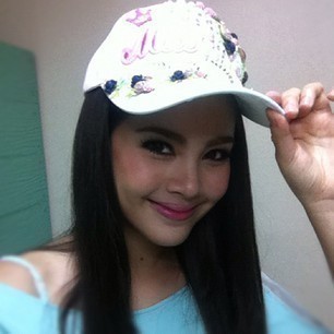 (ลาบอท)บอทญาญ่าน่ารัก เฟรนลี่ นะคะ ฟอลเยอะๆนะ^^