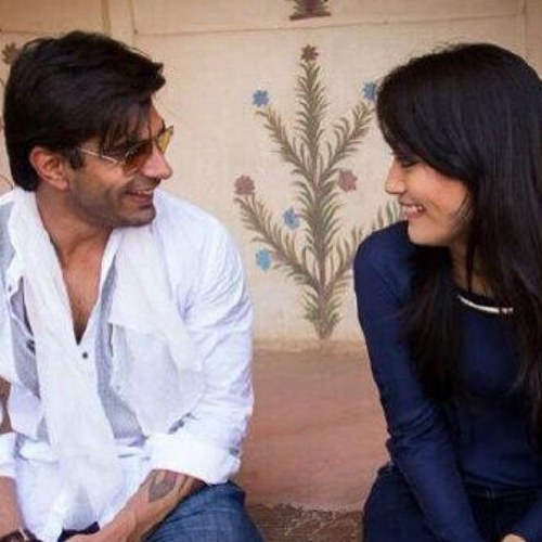 Heylo:)! I am the #1 Arshian and Quboolian!! I looove Arshi and Asya:) #Arshi #Asya :)❤❤❤❤