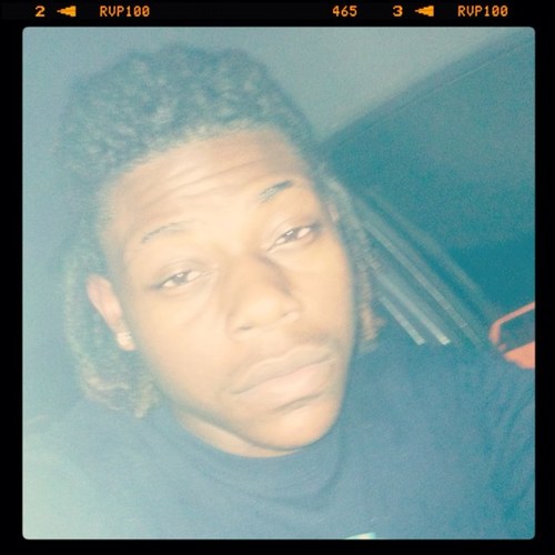 RIP LIL PHAT THEY AIN'T FEELING MY HUSTLE THEY AIN'T FEELING MY STRUGGLE DIRTY MFS DON'T WANT ME TO BUBBLE DEAR LORD Y THEY HANG THEY NUTS ON ME- Phat