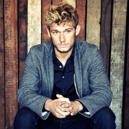 ReticentHenley's profile picture. Dream as if you'll live forever. Live as if you'll die today. [THG-Multi RP.]