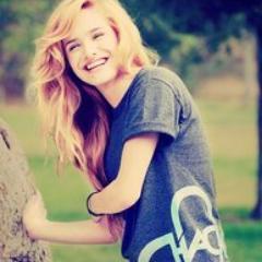 Student. Volleyball Player. Hip Hop Dancer
I love @chachigonzales @iammecrew @Tamara_IaMmE ✞
