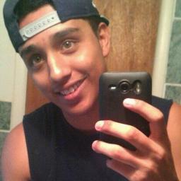 D_RaaSheeD's profile picture. كلنا جادين لكن منو الجريء الصادق ... خبير في التدليك #تدليك #استرخاء #relax