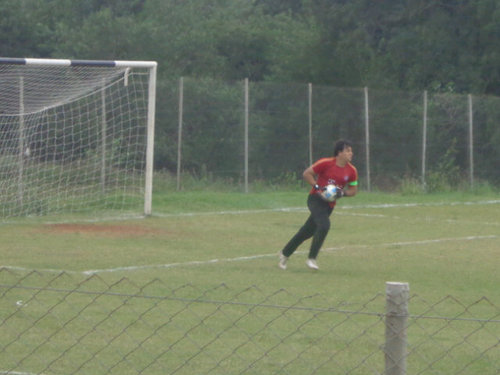 Apasionado por el fútbol y los amigos.