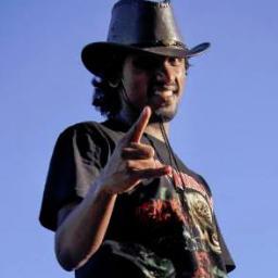 nuwand989's profile picture. /a nerd for audio and movies
/heavy metal 🖤
/developer