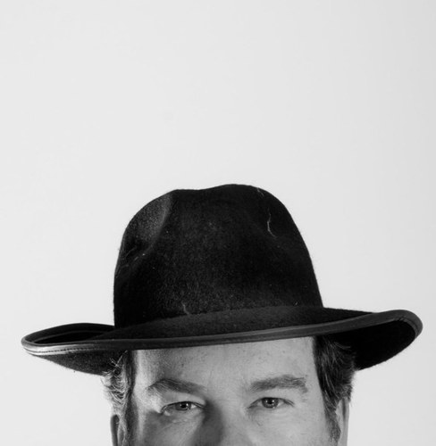 zimbugel's profile picture. Sings, writes, educates, sketches, sells, dances, manages, markets and enables - not always at the same time.