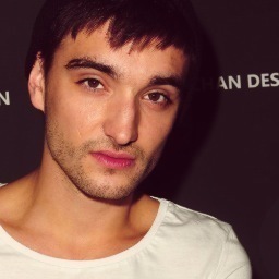 This is the Italian fan page of Tom Parker. We're @CamiiTW and @ohhaynes - online since 31 August 2011. @TomTheWanted