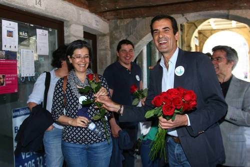 Candidata à Junta de Freguesia de Paranhos.
                                                                             O Meu Partido é o Porto  Rui Moreira