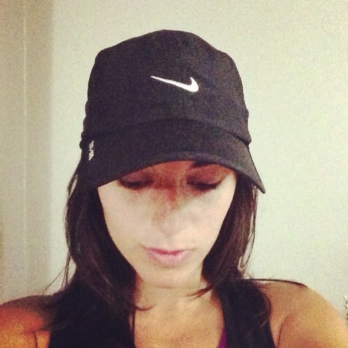 n_vart's profile picture. [a laughing addict workin' @MTV]