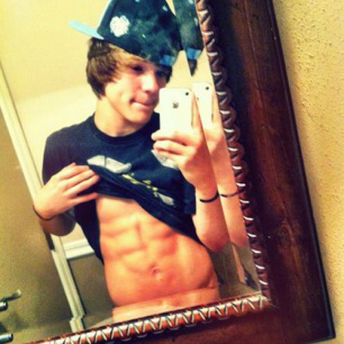 new twitter||followback||16||single||follow|| 
snapchat:christiantyler||
