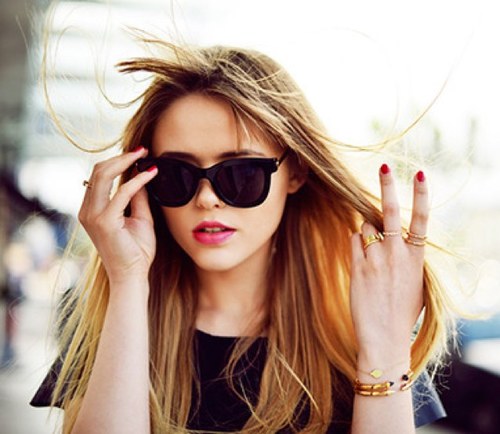 bornbadbitch's profile picture. 