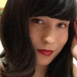 I love playing the piano, writing poems, inventing stories and painting. I'm romantic, dreamer and lover of nature, animals and plants :3 Love music and LOTR!