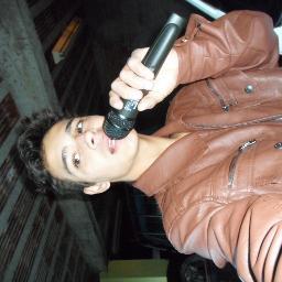 so muito chatoo,sou muito ciumento ,so soltero , e a minha vida e cantar. .... $$$$#@%%