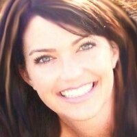 Kelly Larsen - @marketingbzzz Twitter Profile Photo