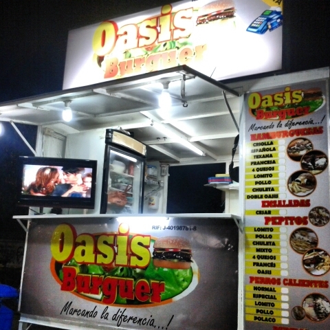 Marcando la diferencia...! Ubicado en la Calle del Hambre, al lado del Estadio jose david ugarte de la ciudad de coro -Falcon