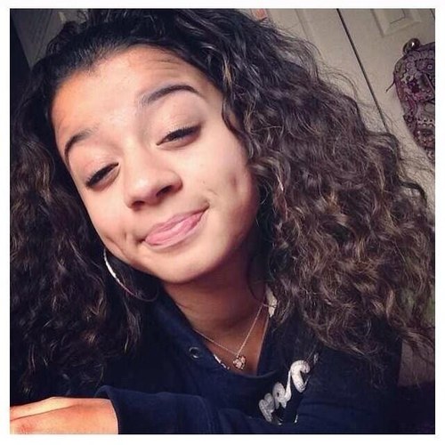 They call me Alex|Lips so French Ass like Spanish| Bi-Pride| follow mee and i'll follow back ❤ ~much Love