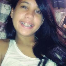 'Já parou pra pensar em quantas lágrimas você derramou por alguém que não merecia nem um sorriso ?