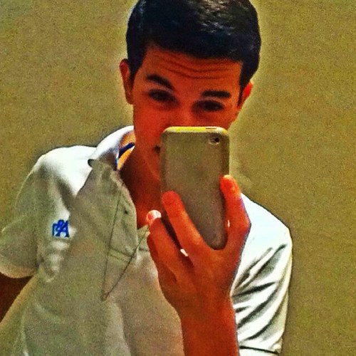 Vamos brindar o dia de hoje que o amanha so pertence a deus (8) http://t.co/9Yoc9NRR8h