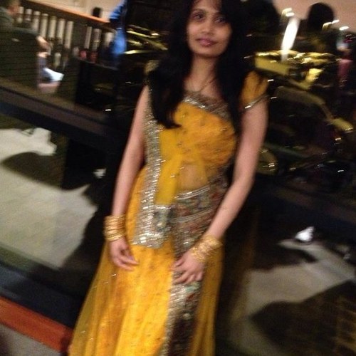 CA from hyderabad, rt now in england....but love to be actoress in small screen, want just one break...