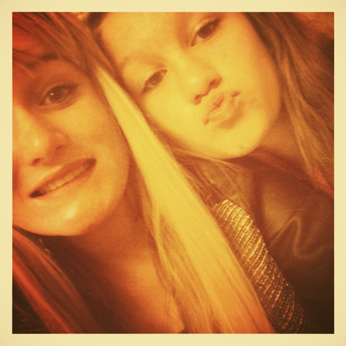 instagram: xloeeeees
