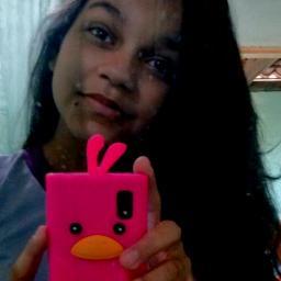 Baiana - 14 anos - evangélica - ciumenta - alegre - extremamente romântica.' 
 A Minha vida é dos 3 ( Pai , filho , Espirito Santo ) *-----------------------*
