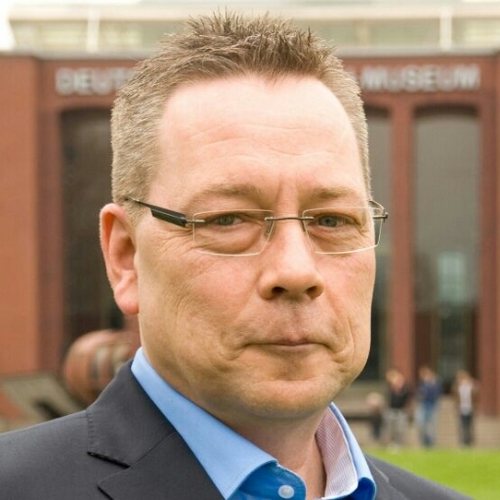 Nachtfalke_de's profile picture. Pirat und ehemaliger Stadtverordneter (Piraten-AL) im Rat der Stadt Herne. Foto: @Die_Emmy
Banner: Andreas Prennig