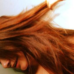 Never say never. Amo lo que soy. Bno simplemente intento ser diferente. Si llegaste aqui por chismosiar, Bien pueda sigase!
