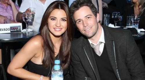Amantes de la pareja @MaiteOficial y @manedelaparra - Porque..... yo necesito de tus besos, más que mi respiración ♫♫ Manerroni !!!!