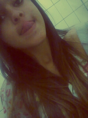 És Siimplesmente 1 meniina Teentando Seer Feeeliiz ;c rs' (:      Ela é impossivel (66' 
Peeerguntaa Láa -- http://t.co/IPxgHyfb
Seegue Te sigo de Voolta (: