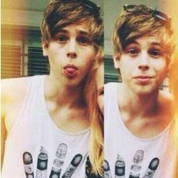 dont follow me back, i gave u a follow so follow @irwinwhore or else ur a fag xx (luv ur account) xx