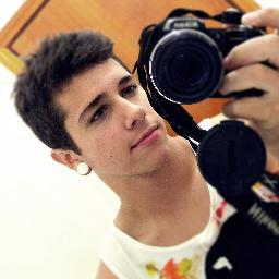 obrigada por sempre estar me fazendo sorrir,por sempre estar do meu lado quando eu mais precisei,chato,gordo,feio mais mesmo assim eu te amo e mt / @larebertoli
